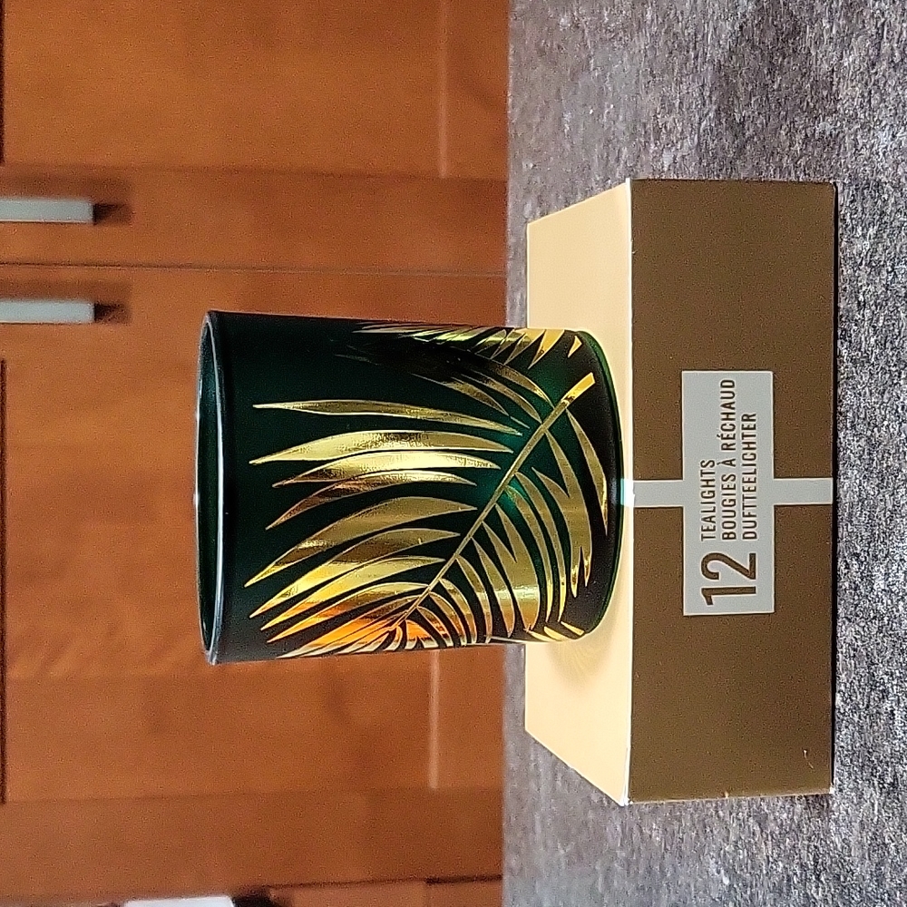 Partylite Tealight Holder and 12 pack Sampler of Tealights